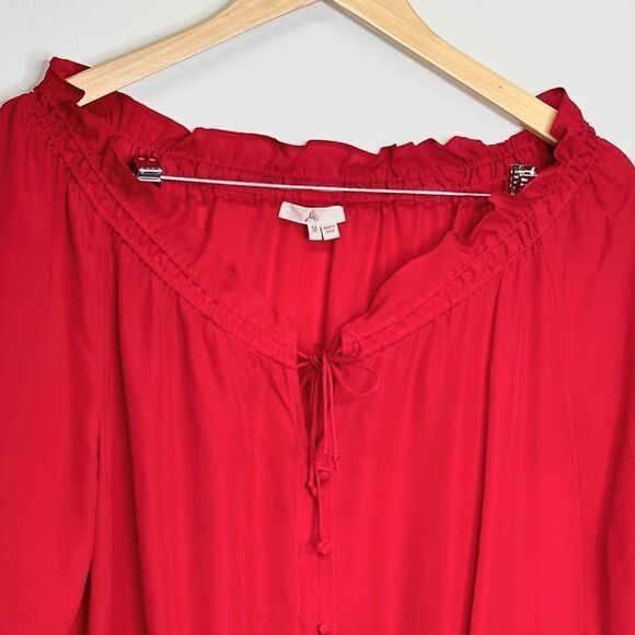 Joie Women’s Red Off Shoulder Tie Up Front Blouse Size Medium - Picture 2 of 8
